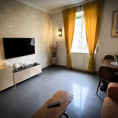 Apartment Cloclo House