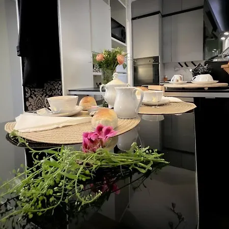 Cloclo House Apartment